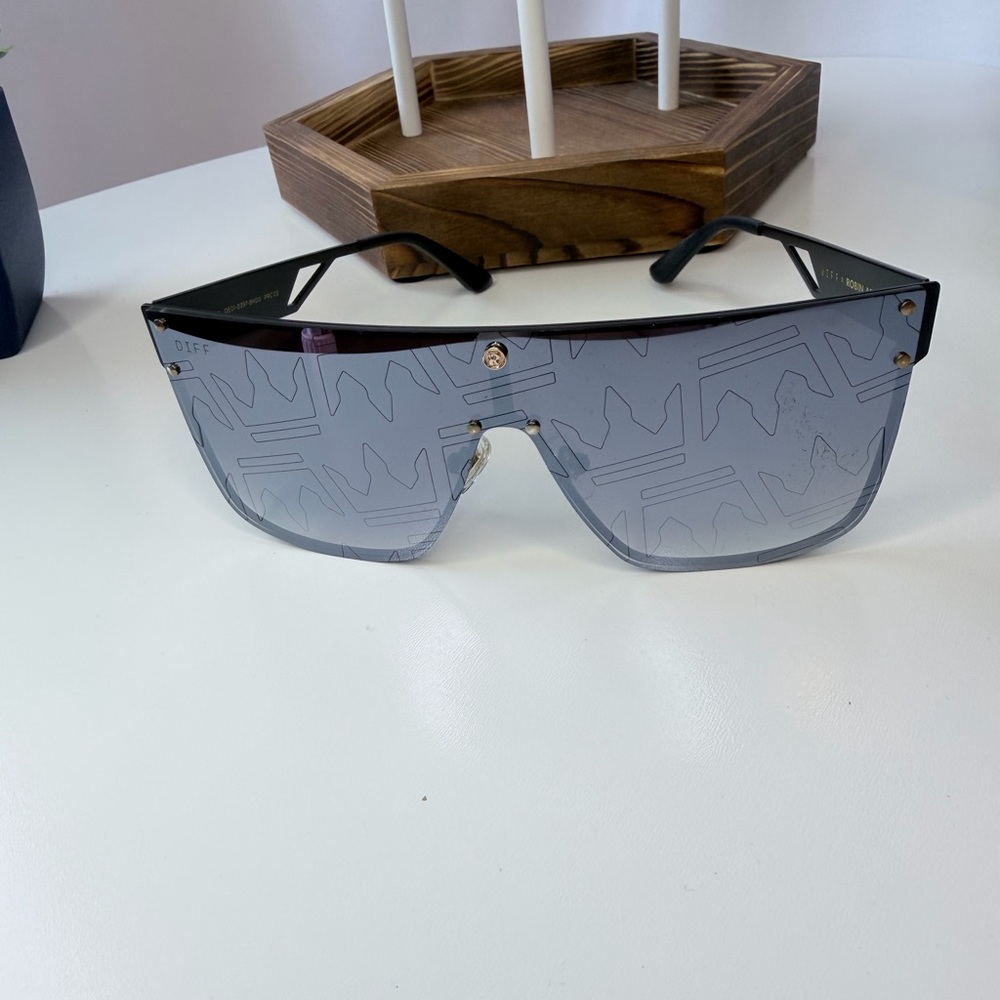 Diff Eyewear Shield Sunglasses - Gray Lens